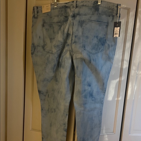 Plus size Universal Thread Women’s size 26W high rise Blue Jeans - Picture 5 of 6